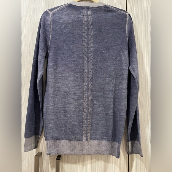Guess Men’s Blue Gray V-Neck Cardigan Unique‎ Dyed Look Size Small - Picture 3 of 10